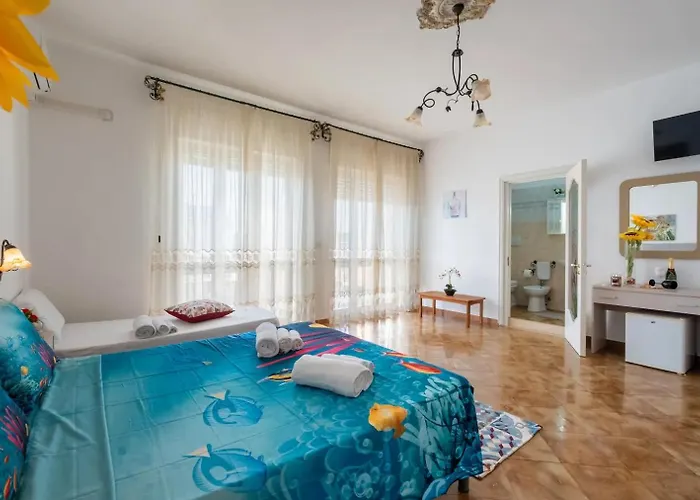 Bed and Breakfast Controvento Sea View 4*